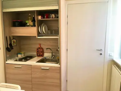 Cucina o angolo cottura di MONOLOCALE VICINO MILANO1