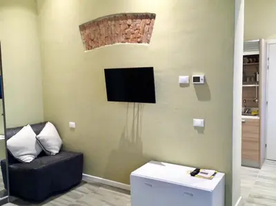 TV o dispositivi per l'intrattenimento presso MONOLOCALE VICINO MILANO1