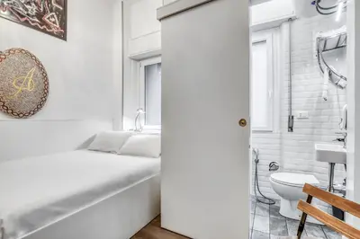 Bagno di ANGOLO AL PONTE micro appartamento in pieno centro