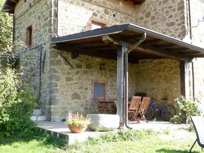 Giardino di Holiday home in Canossa with Swimming Pool, Garden, Barbecue