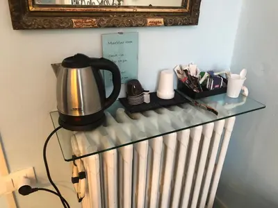 Set per la preparazione di tè e caffè presso Marevino