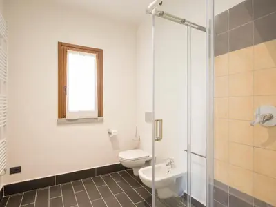 Bagno di Holiday Home Agr- Castello della Mugazzena by Interhome