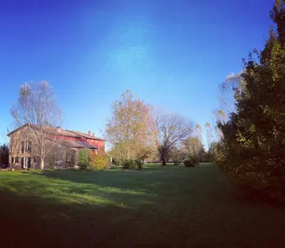 Giardino di Romantic apartment garden parking in Parma city Villa Podere Merlo