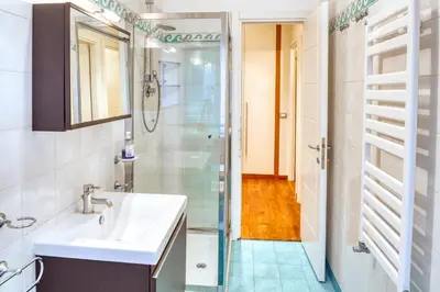 Bagno di Dai Fiorentini - Apartment in Levanto