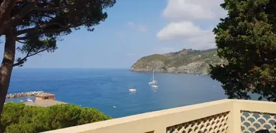 Paesaggio naturale nelle vicinanze della villa