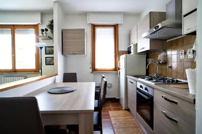 Cucina o angolo cottura di Casa Zoe Apartment Free parking,self check in & free wi fi