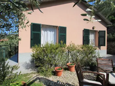 Giardino di Holiday Home Zia Maria by Interhome