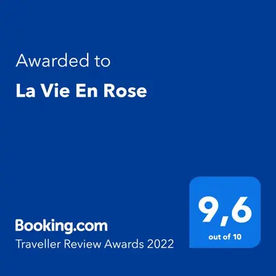 Certificato, attestato, insegna o altro documento esposto da La Vie En Rose