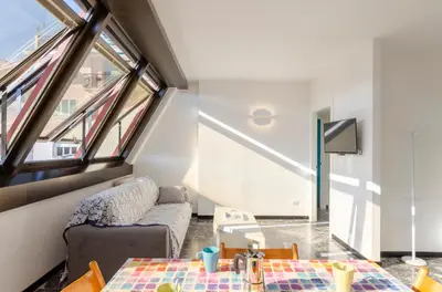 Area soggiorno di JOIVY Spacious Apt for 6, Near Train Station and Beach