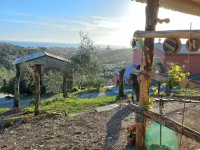 Giardino di La Rosa dei Venti a 2 km dal mare di Lavagna