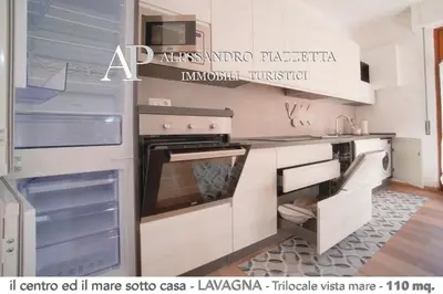 Cucina o angolo cottura di Il centro ed il mare sotto casa