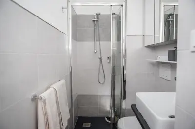 Bagno di Suite contemporanea tra le vie storiche