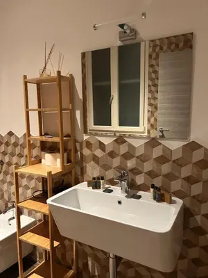 Bagno di Sala dell Estate Guest House