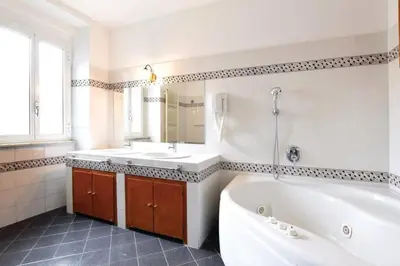 Bagno di Appartamento della piazza