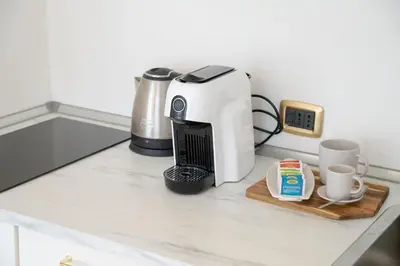 Set per la preparazione di tè e caffè presso Monolocale Farini
