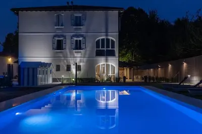 Piscina di Villa Petra o nelle vicinanze