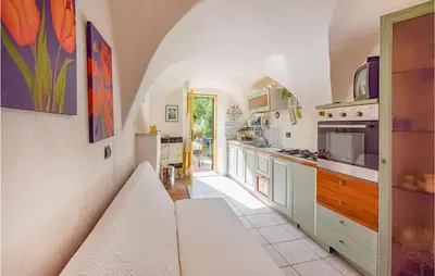Cucina o angolo cottura di Awesome Home In Ziona With Wifi