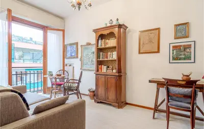 Area soggiorno di 1 Bedroom Lovely Apartment In Rapallo