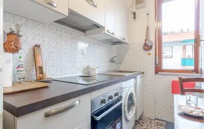 Cucina o angolo cottura di 1 Bedroom Lovely Apartment In Rapallo