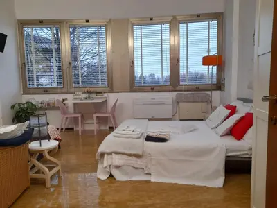 Area soggiorno di Appartamento luminoso Crema - parcheggio gratis