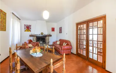 Area soggiorno di Amazing Home In Santo Stefano Magra