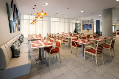 Area soggiorno di Holiday Inn Express Parma by IHG