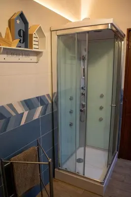 Bagno di Emmanueli65 fronte clinica per 4 matrimoniale e castello