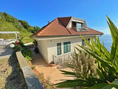 Paesaggio naturale nelle vicinanze della villa