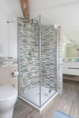 Bagno di 049 - Attico ELEGANTE, 10 minuti a piedi da MARE e SPIAGGIA - POSTO AUTO PRIVATO GRATIS, RISTRUTTURATO MARZO 2026