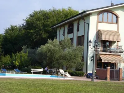 Piscina di Agriturismo Corte Trincerone o nelle vicinanze