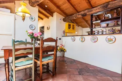 Cucina o angolo cottura di GuestHost - Nearby 5 Terre Lovely Mansarda