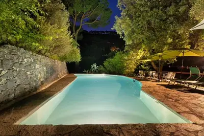 Piscina di Vecchio Mulino Fontona Girasole o nelle vicinanze