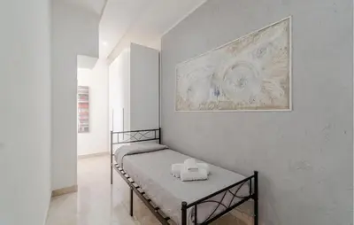 Letto o letti in una camera di 5 Bedroom Stunning Home In Chiavari