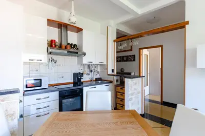 Cucina o angolo cottura di JOIVY Kiki House
