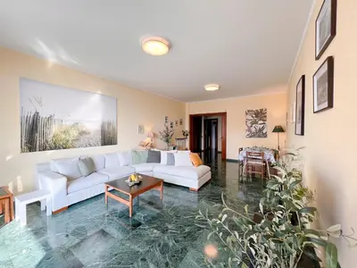 Area soggiorno di JOIVY Apartment in Rapallo with gulf view