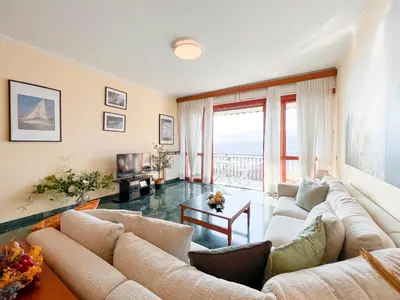 Area soggiorno di JOIVY Apartment in Rapallo with gulf view