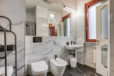 Bagno di ANGOLO DI CORSO CAVOUR - Ultimo piano centrale e luminoso