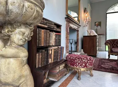 Biblioteca nella villa