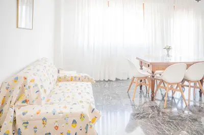 Area soggiorno di 083 - Casa Grande con Attico condominiale vista mare, 500 metri dalla spiaggia