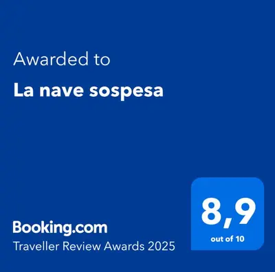 Certificato, attestato, insegna o altro documento esposto da La nave sospesa