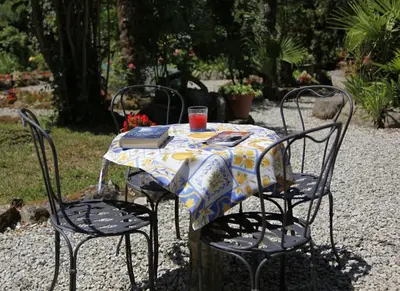 Giardino di Le Rose di Villa Vittoria nel verde a pochi minuti di auto dalle spiagge
