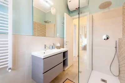 Bagno di JOIVY Stylish flat with balcony near Rapallo Castle