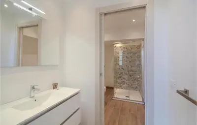 Bagno di 2 Bedroom Gorgeous Home In Bonassola