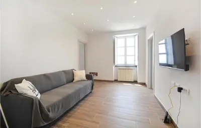 TV o dispositivi per l'intrattenimento presso 2 Bedroom Gorgeous Home In Bonassola