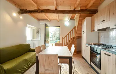 Cucina o angolo cottura di Cozy Home In Tribogna With Wifi