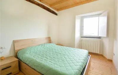 Letto o letti in una camera di Cozy Home In Tribogna With Wifi