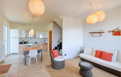 Cucina o angolo cottura di 3 Bedroom Beautiful Home In Moneglia