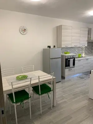 Cucina o angolo cottura di La casa nel verde con piscina