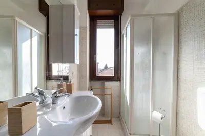 Bagno di GuestHost - Parma Parco Ducale Duplex Apartment with parking