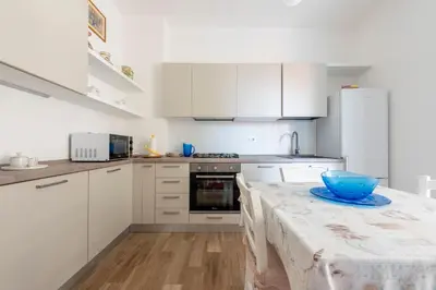 Cucina o angolo cottura di JOIVY La casa di Rosetta